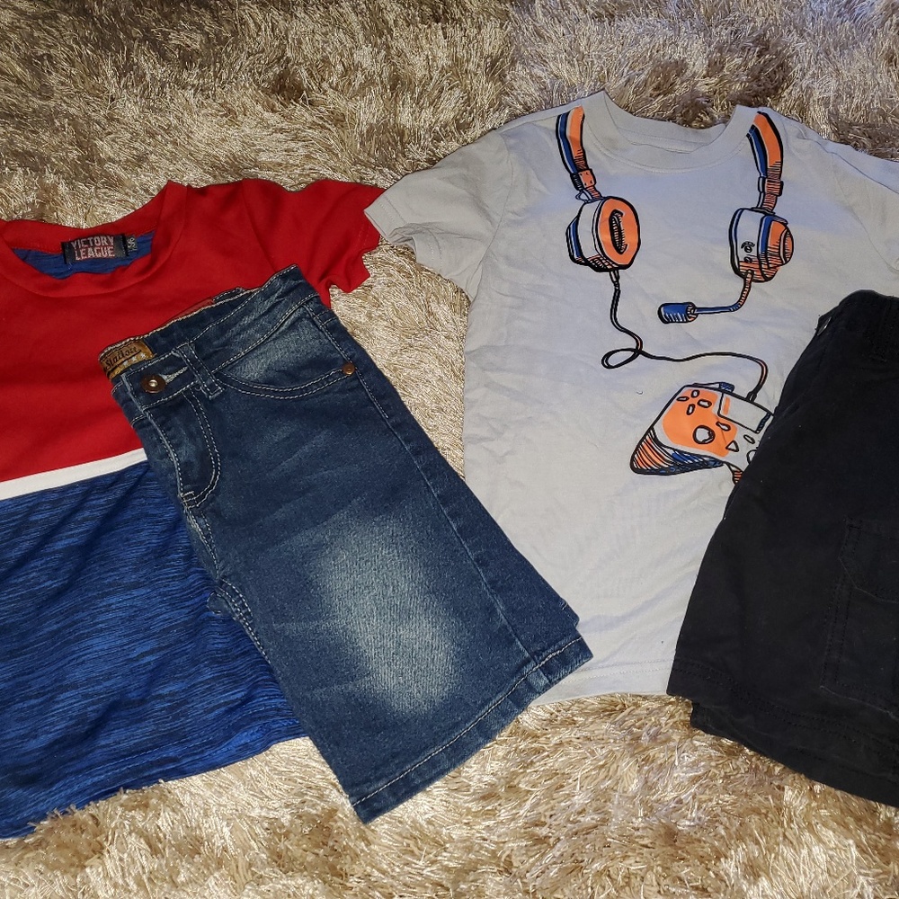 2 outfit Bundle (shorts & shirts)